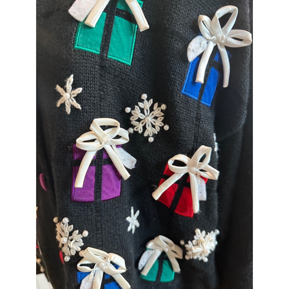 Mandal Bay Cardigan L Black Christmas Holiday Presents Snowflakes Beaded Vintage - Picture 6 of 8